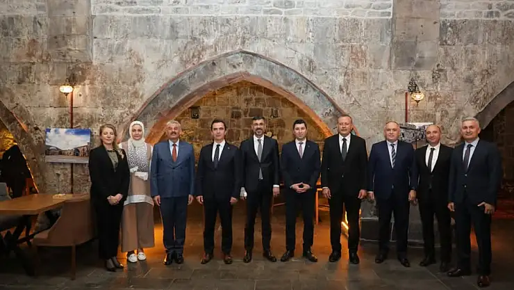 Bitlis'te İl Emniyet Müdürü Ortaç Şekeroğlu'na Veda Yemeği Düzenlendi