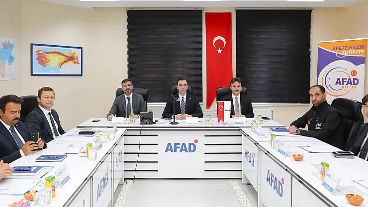 Bitlis'te İl Risk Azaltma Planı ve Sığınaklar Toplantısı Düzenlendi