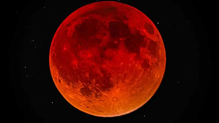 Bitlis'te Kanlı Ay tutulması gözlemi, gökyüzü meraklılarını bir araya getirdi