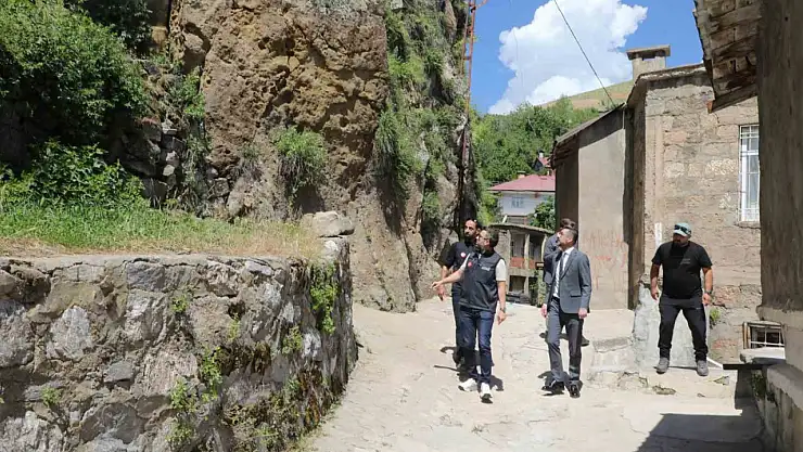 Bitlis'te Kaya Düşmelerine Karşı Çelik Ağ Kaplama Çalışmaları Başlatıldı