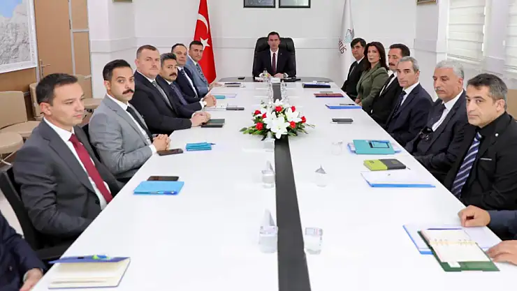 Bitlis'te KÖYDES Ödeneğinin Etkin Kullanımı İçin İl Tahsisat Komisyonu Toplantısı Yapıldı