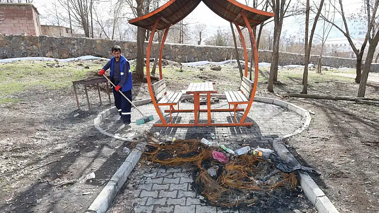 Bitlis'te mesire alanlarında bahar temizliği yapıldı