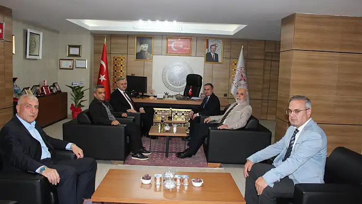 Bitlis'te Nezaket Ziyareti: Aile ve Sosyal Hizmetler İl Müdürü Akdoğan'dan İl Sağlık Müdürü Ergene'ye Hayırlı Olsun Ziyareti