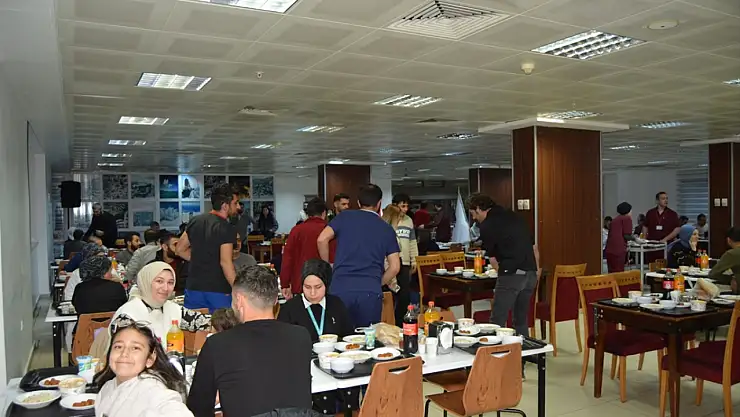 Bitlis'te sağlık çalışanları iftar programında buluştu