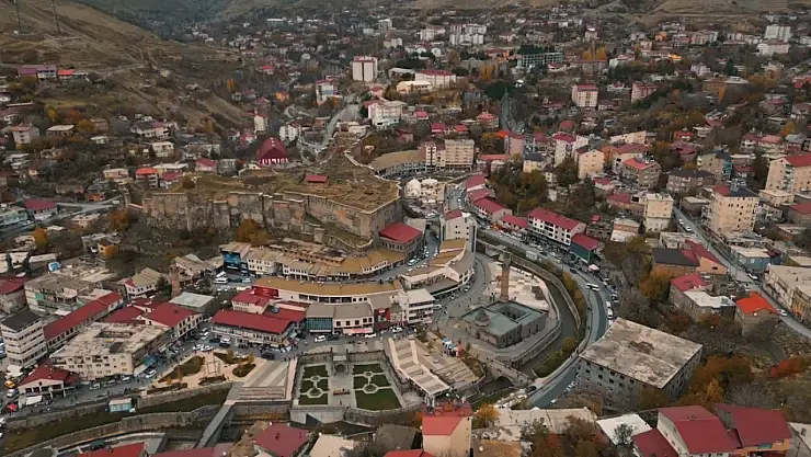 Bitlis'te Sonbahar Güzellikleri: Tarihi Çarşı ve Kalesiyle Eşsiz Manzaralar