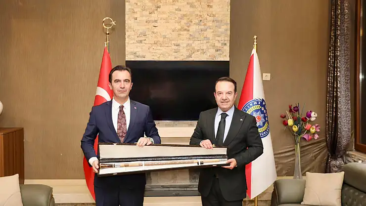 Bitlis'te Tümgeneral Zafer Tombul İçin Veda Yemeği Düzenlendi