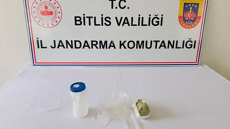 Bitlis'te uyuşturucu ve sahte pasaport operasyonu