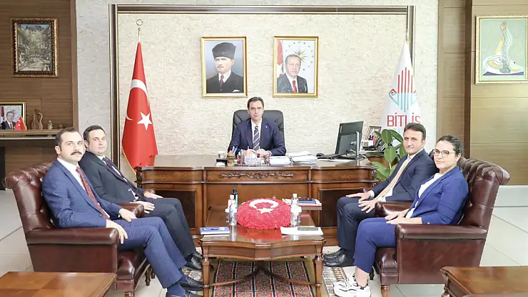Bitlis'te Vali Karakaya, projeleri değerlendirmek için toplantı gerçekleştirdi