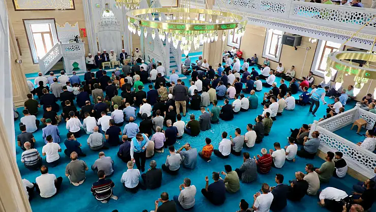 Bitlis'te Vali Karaömeroğlu ve şehitler anısına duygusal anma programı düzenlendi