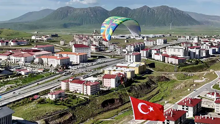 Bitlis'te Yamaç Paraşütü Rüzgârı Esti