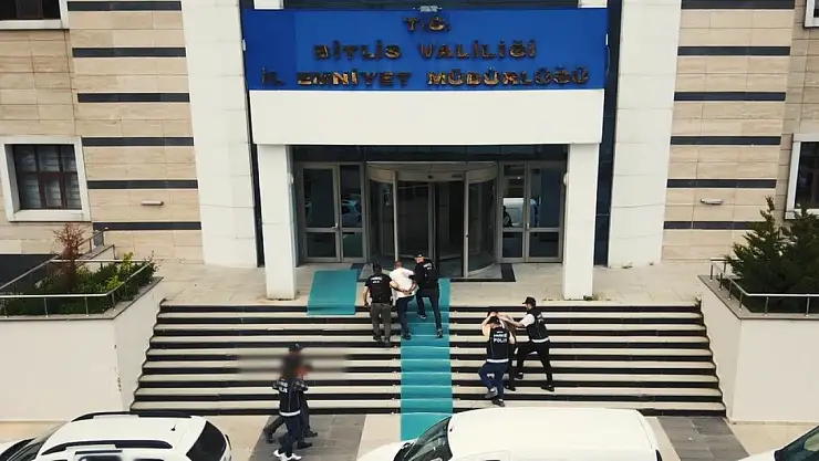 Bitlis'te yedek lastikten 4 kilo Skunk uyuşturucu madde ele geçirildi, bir kişi tutuklandı