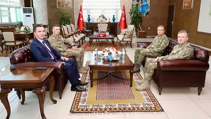 Bitlis'te Yeni Komutanlardan Valiliğe Ziyaret