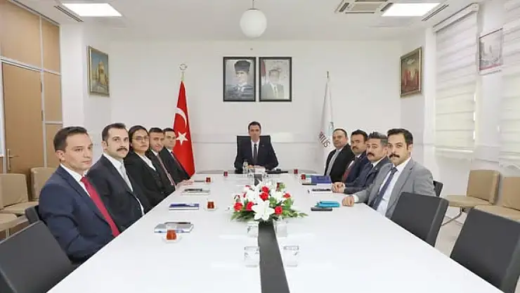 Bitlis Valiliğinde Değerlendirme Toplantısı Gerçekleştirildi