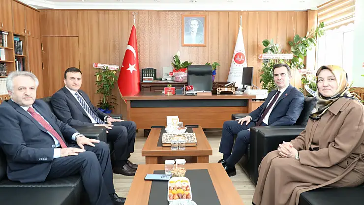 Bitlis Valisi Ahmet Karakaya'dan İl Müftüsü Kadir Koçak'a Hayırlı Olsun Ziyareti