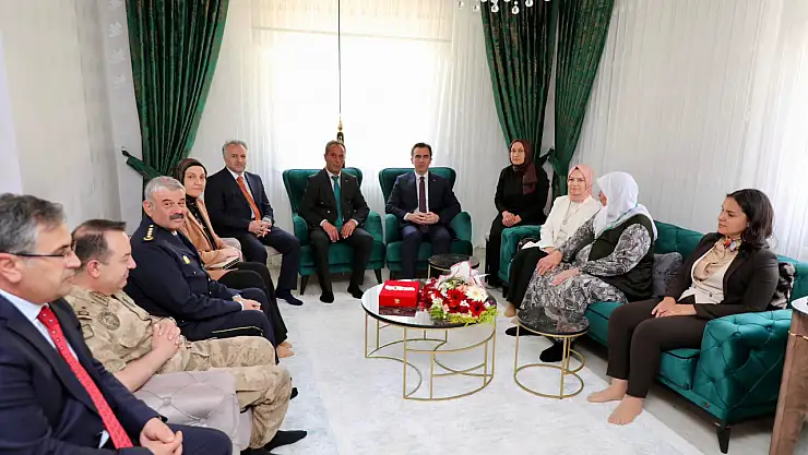 Bitlis Valisi Ahmet Karakaya'dan Şehit Ailelerine Kurban Bayramı Ziyareti