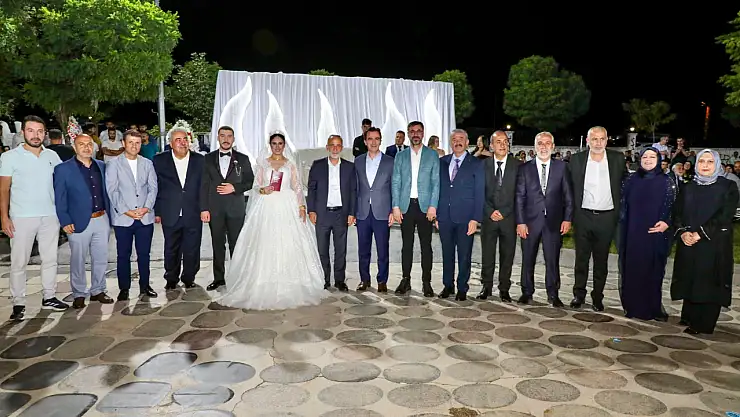 Bitlis Valisi Ahmet Karakaya, Hatice Humaç ve Ömer Faruk Erem Çiftinin Düğün Merasimine Katıldı