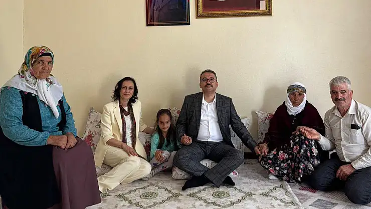 Bitlis Valisi Ercan Turan, şehit ailesine destek ziyaretinde bulundu