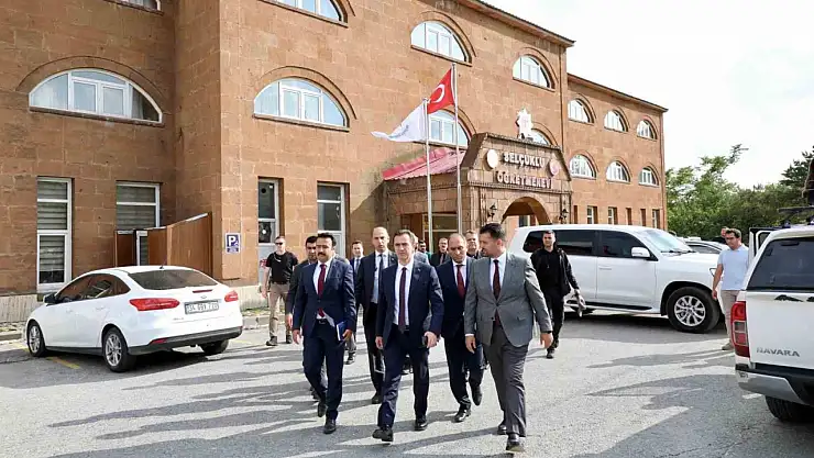 Bitlis Valisi Karakaya, Ahlat'ta İnceleme ve Ziyaret Gerçekleştirdi