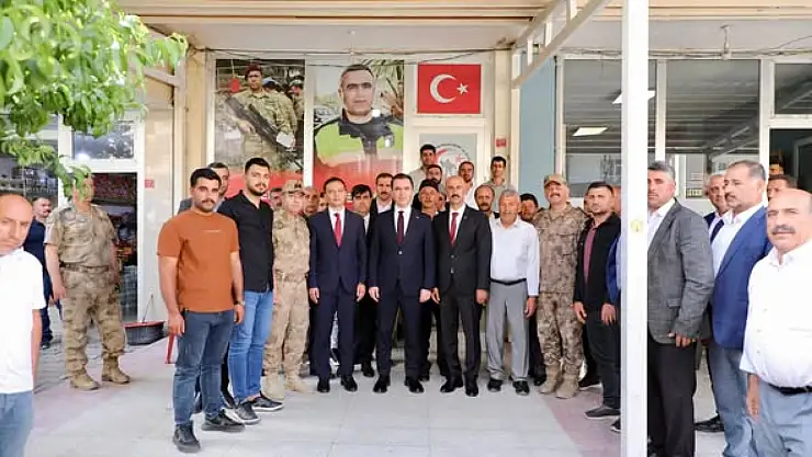 Bitlis Valisi Karakaya, şehit aileleri ve gazilerle dayanışma için dernek ziyaretinde bulundu