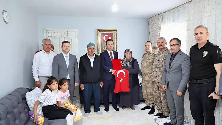 Bitlis Valisi Karakaya, Şehit Ailesine Moral Ziyareti Gerçekleştirdi