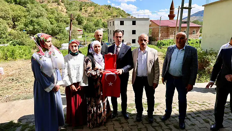 Bitlis Valisi Karakaya, Şehitler İçin Düzenlenen Mevlid Programına Katıldı