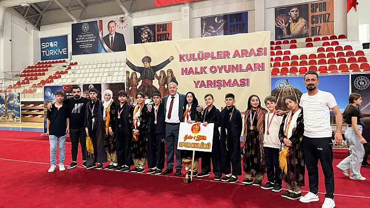 Bitlisli Minikler Halkoyunlarıyla Göz Doldurdu