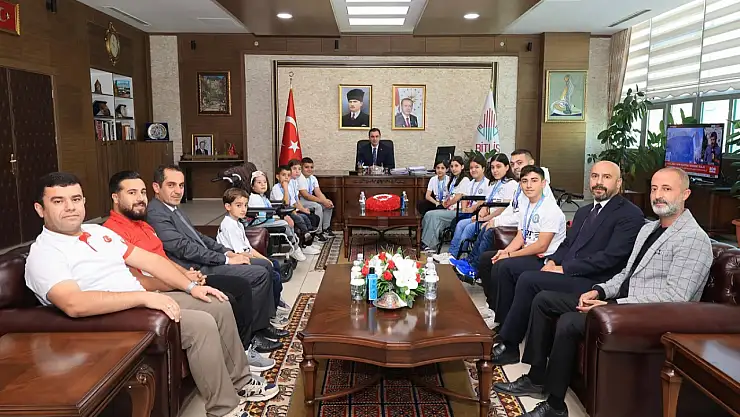 Bitlisli Özel Sporcular Türkiye Şampiyonluğunu Kutladı