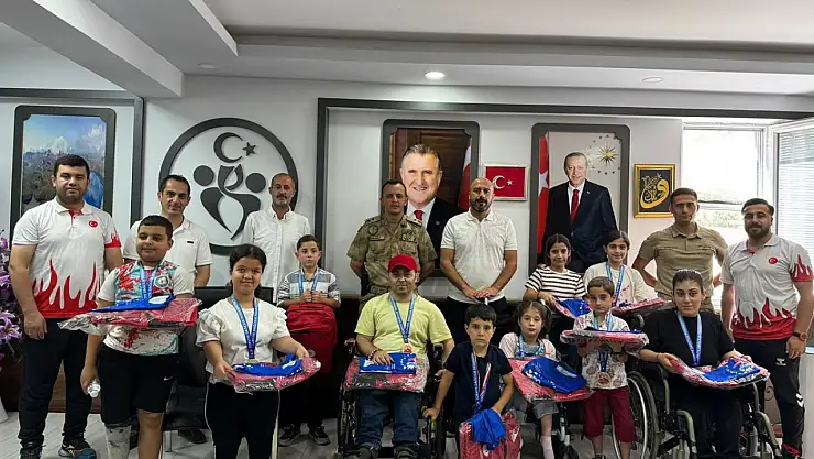 Bitlisli Para Tırmanış Sporcuları Ödüllendirildi