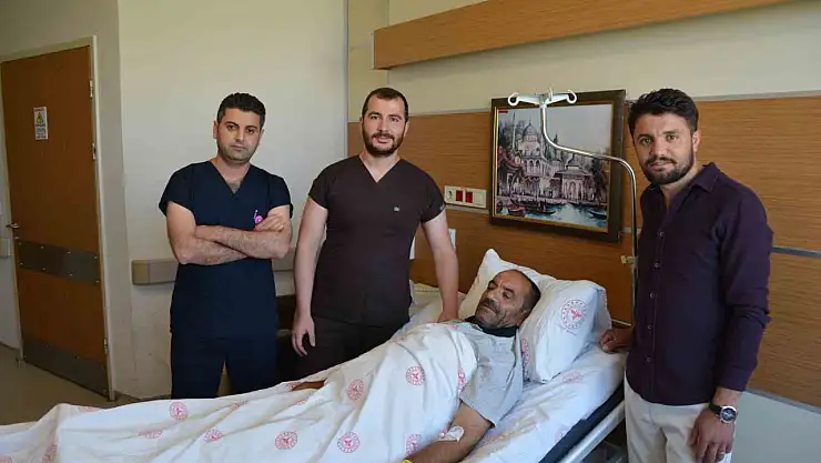 Böbrekten 23 Santimetre Uzunluğunda Kist Ameliyatla Alındı!