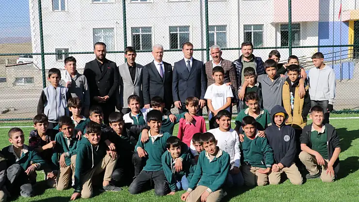 Bostankent Köyü'ne Yeni Sentetik Saha Kazandırıldı