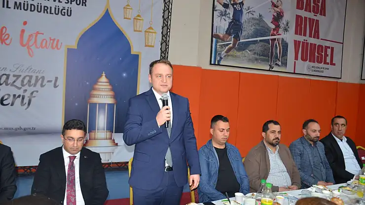 Bulanık Kaymakamı Koşansu, gençlerle iftarda buluştu