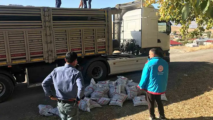 Bulanık'ta 5 bin aileye 7 bin ton kömür desteği kışa hazırlıklar hızlandı!