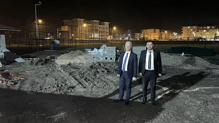 Bulanık'ta Futbol Sahasında Yenileme Çalışmaları İncelendi