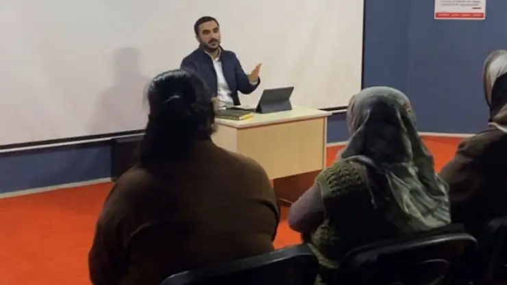 Bulanık'ta 'Kur'an Neden Bize Yol Göstermiyor?' Konulu Anlamlı Sohbet Programı Düzenlendi