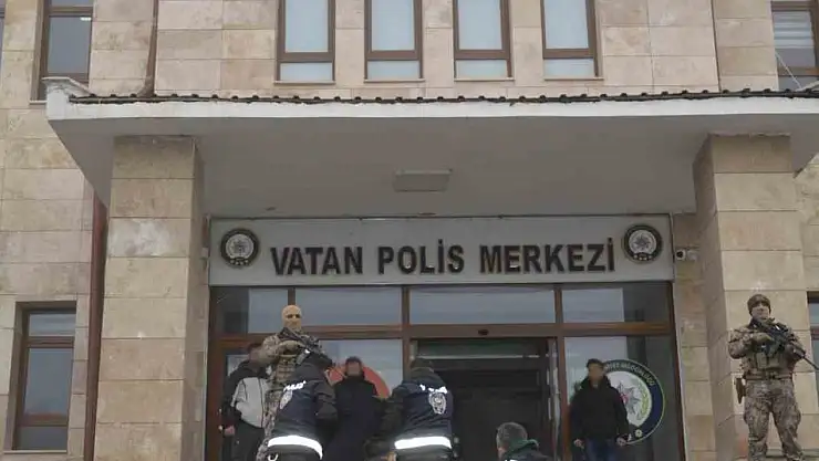 Bulanık'ta Okul Husumeti Kanlı Bitecek: 1 Ölü, 1 Yaralı, 2 Tutuklama