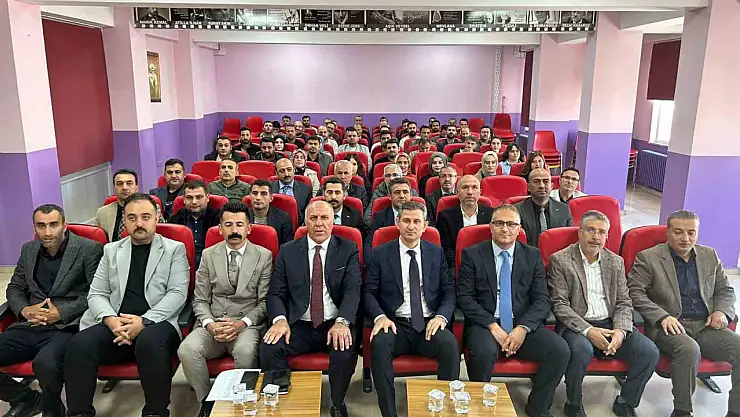 Bulanık'ta Okul Müdürleri, 2025-2026 Eğitim Yılı için İstişare Toplantısı Düzenledi
