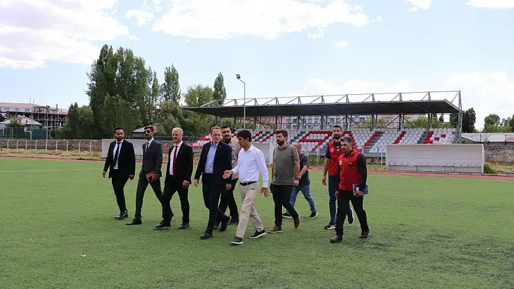 Bulanık'ta Spor Tesisleri İncelemesi: Kaymakam Koşansu Gençler İçin Modern Yatırımları Yerinde Gördü