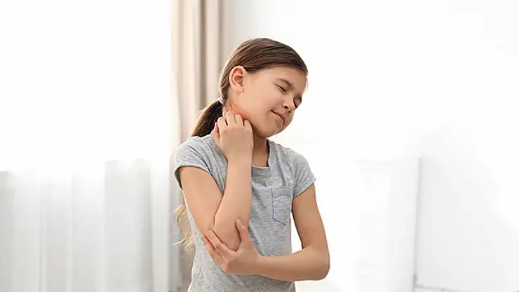 Büyüme çağında skolyoz riski: Ebeveynler nelere dikkat etmeli?