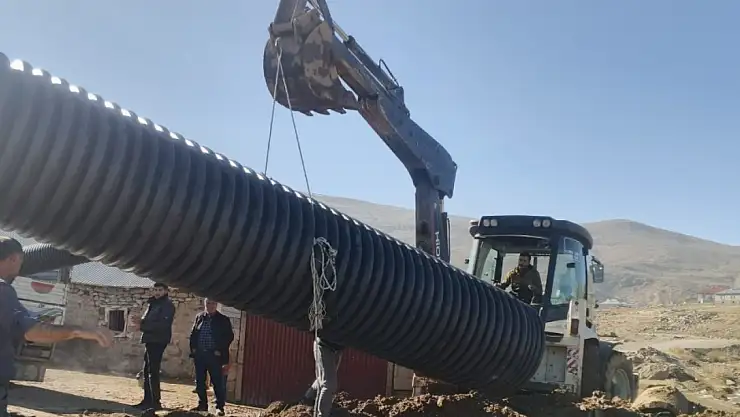 Çaldıran Belediyesi İncealan Mahallesi'nde Yol ve Altyapı İyileştirme Çalışmalarını Tamamladı