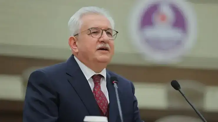 Celal Mümtaz Akıncı: Siyasi Hayatı ve Görev Aldığı Parti Hakkında Bilgiler