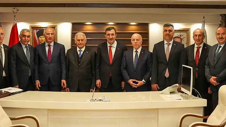 Cevdet Yılmaz, Erzurum'da turizm hedeflerini ve projelerini değerlendirdi