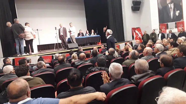 CHP Kars Kongresi'nde Gergin Anlar: İddialar ve Tepkiler Gündemi Sarstı