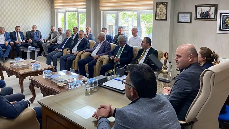 Cumhur İttifakı Ruhuyla Bayramlaşma: MHP'den AK Parti Kars İl Teşkilatına Ziyaret