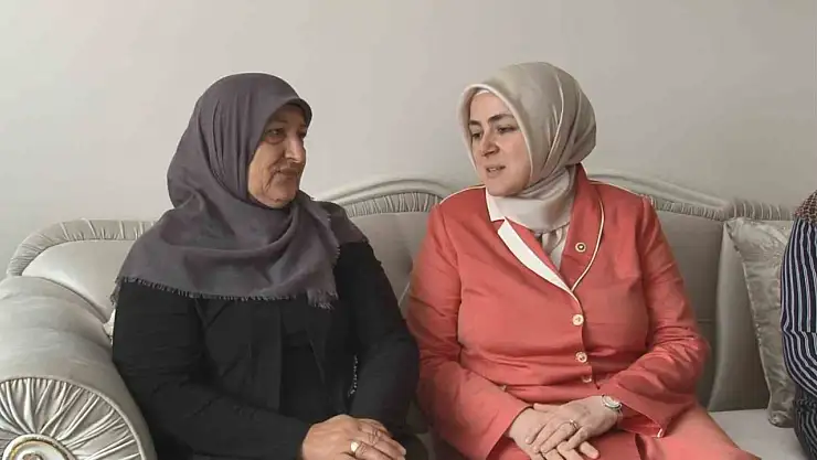 Cumhurbaşkanı Erdoğan'ın Yürek Burkan Mektubu Kars'taki Şehit Annesine Takdim Edildi