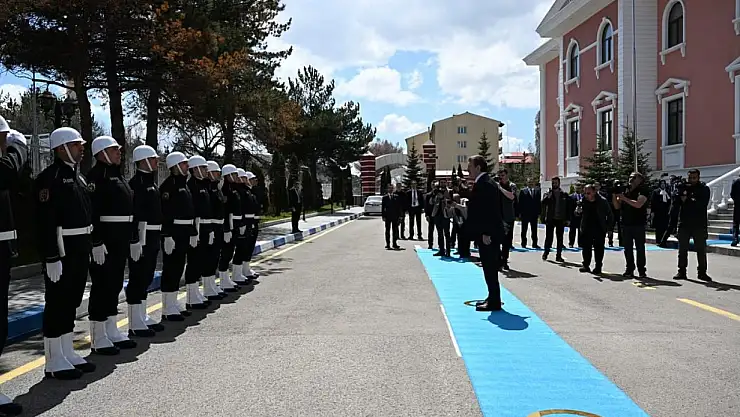 Cumhurbaşkanı Yardımcısı Cevdet Yılmaz Erzurum Valiliği'ni Ziyaret Etti
