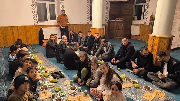 Cumhuriyet Camii'nde Gençlik Buluşması Düzenlendi