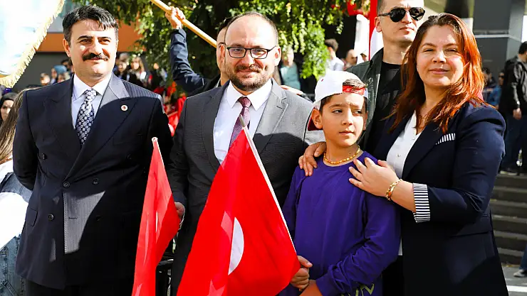 Cumhuriyet'in 102. Yıl Dönümü Muş'ta Coşkuyla Kutlandı