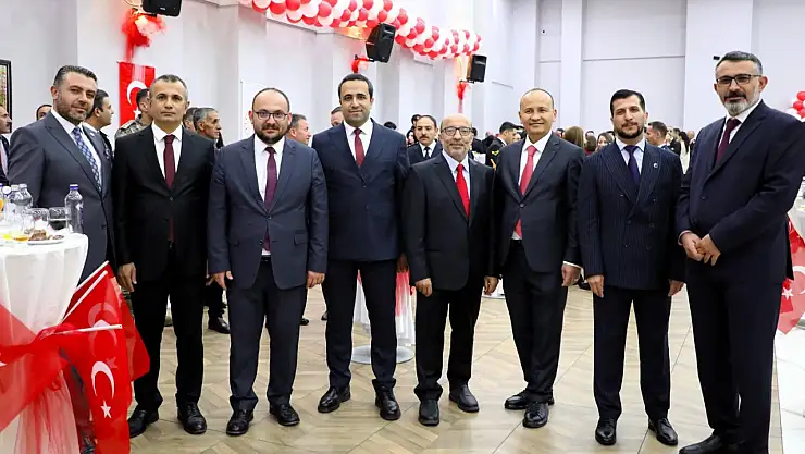 Cumhuriyetin 102. Yılı Muş'ta Coşkuyla Kutlandı