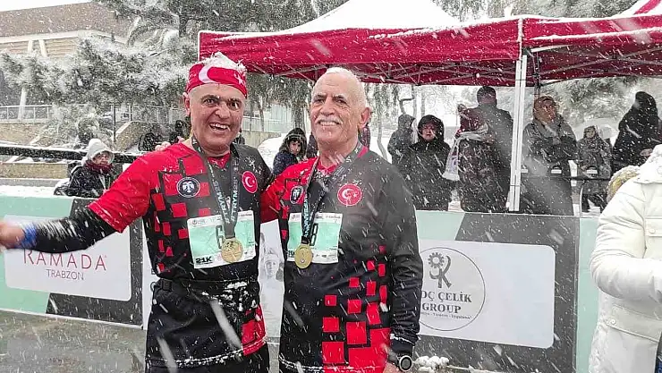 Dadaşlar yarı maratonda tarih yazdı