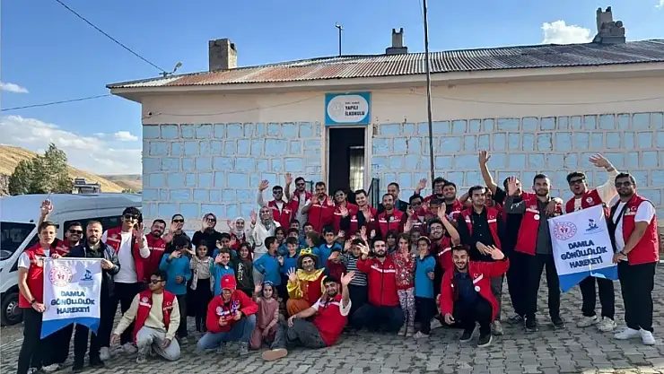 Damla gönüllüleri Hamur'da iyilik yolculuğuna devam etti